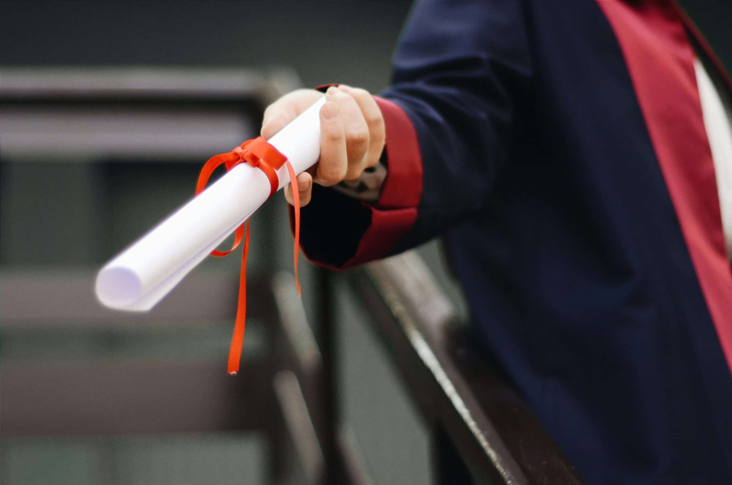 Por que o “diploma de bacharel obrigatório” pode estar saindo de moda